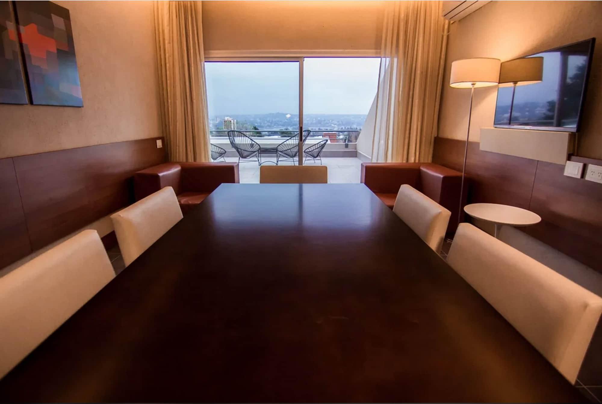 Pinares Panorama Suites, Spa & Convention Center Villa Carlos Paz Exteriér fotografie